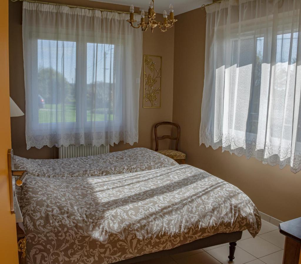 Paisible Maison Entiere 140M2 Avec Veranda Vue Sur La Campagne Renwez Εξωτερικό φωτογραφία